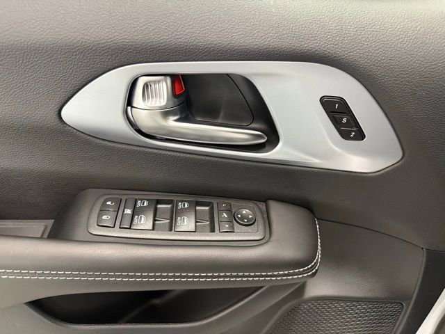 New 2026 Chrysler Pacifica Limited w/ S Appearance Package FWD image 15