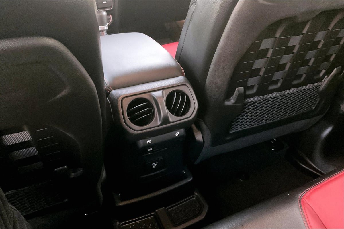 Used 2023 Jeep Wrangler Unlimited Rubicon 4xe AWD/4WD image 31