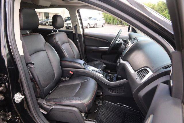 Used 2015 Dodge Journey R/T w/ Flexible Seating Group FWD image 29