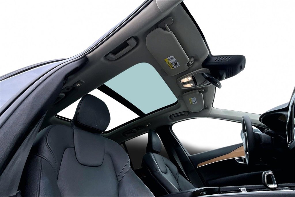 Used 2023 Volvo XC90 B6 Plus w/ Protection Package Premier image 28