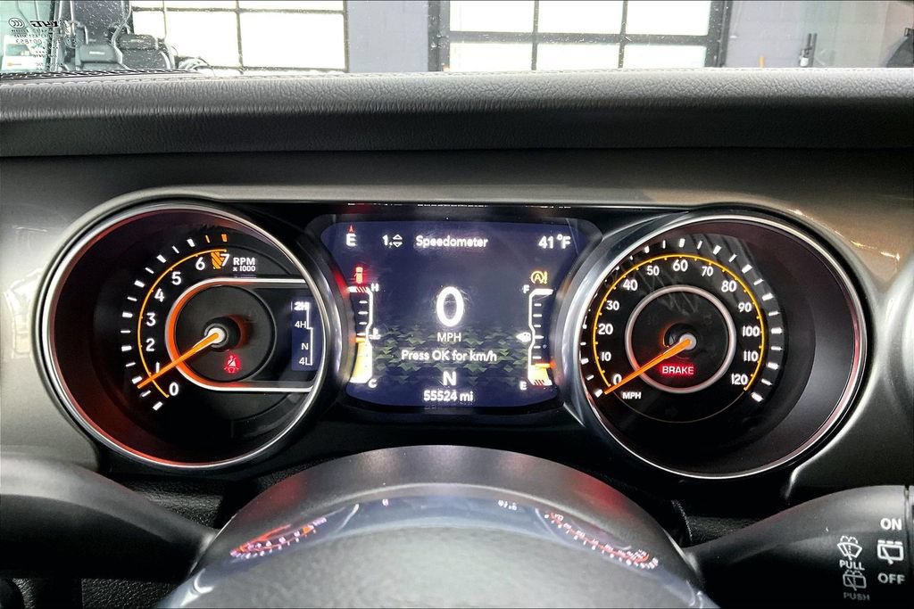 Used 2020 Jeep Wrangler Unlimited Sahara w/ Dual Top Group AWD/4WD image 13