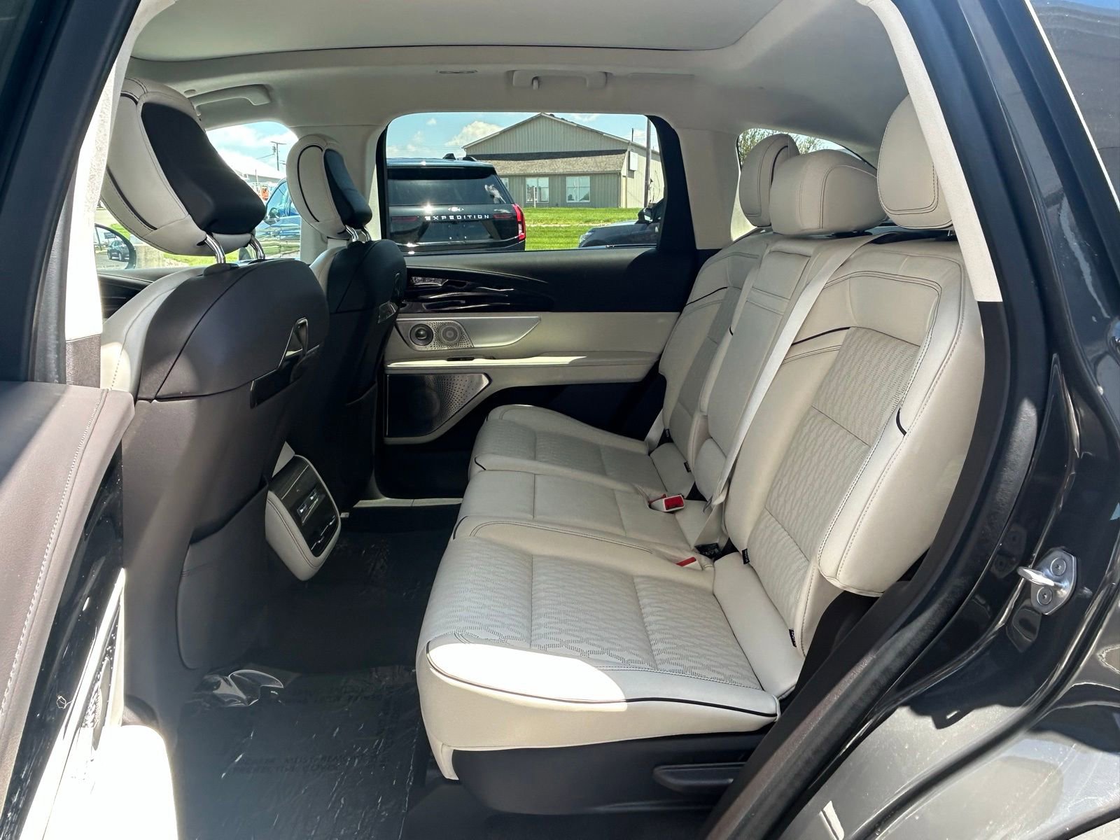 Used 2024 Lincoln Nautilus Black Label AWD/4WD image 28