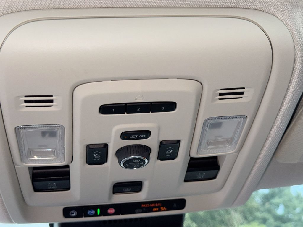 Used 2023 GMC Yukon Denali RWD image 19