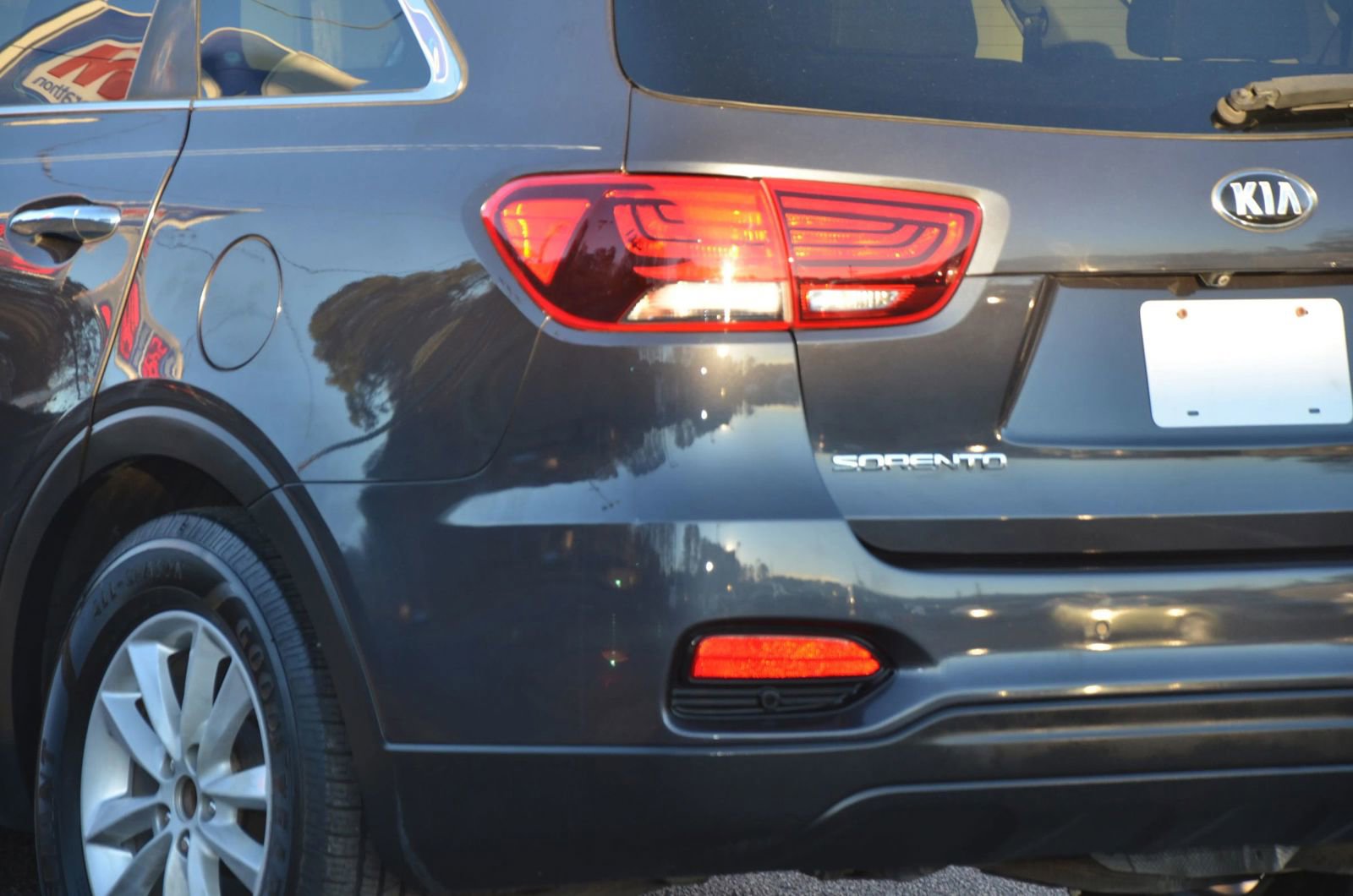 Used 2019 Kia Sorento LX Sport Utility 4D w/ LX V6 Convenience Package image 37