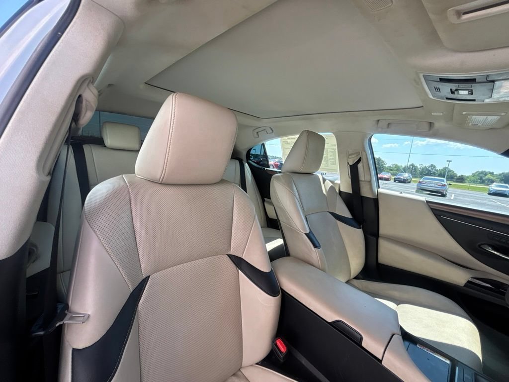 Used 2023 Lexus ES 350 w/ Premium Package FWD image 19
