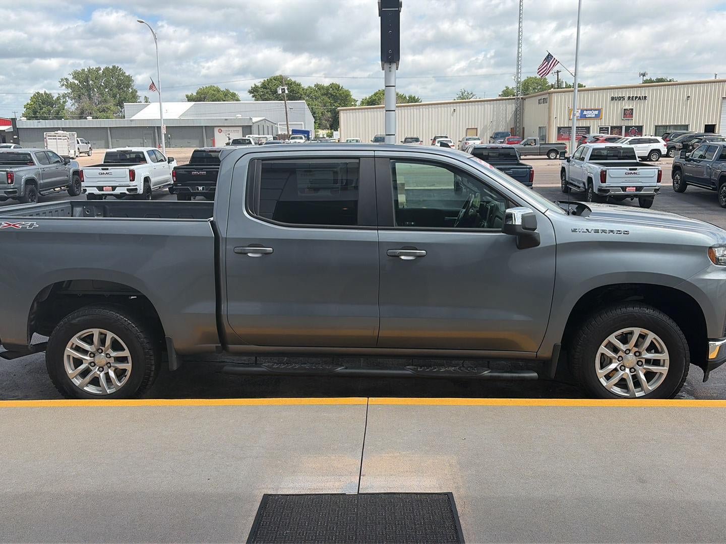 Used 2020 Chevrolet Silverado 1500 LT w/ All-Star Edition AWD/4WD image 5