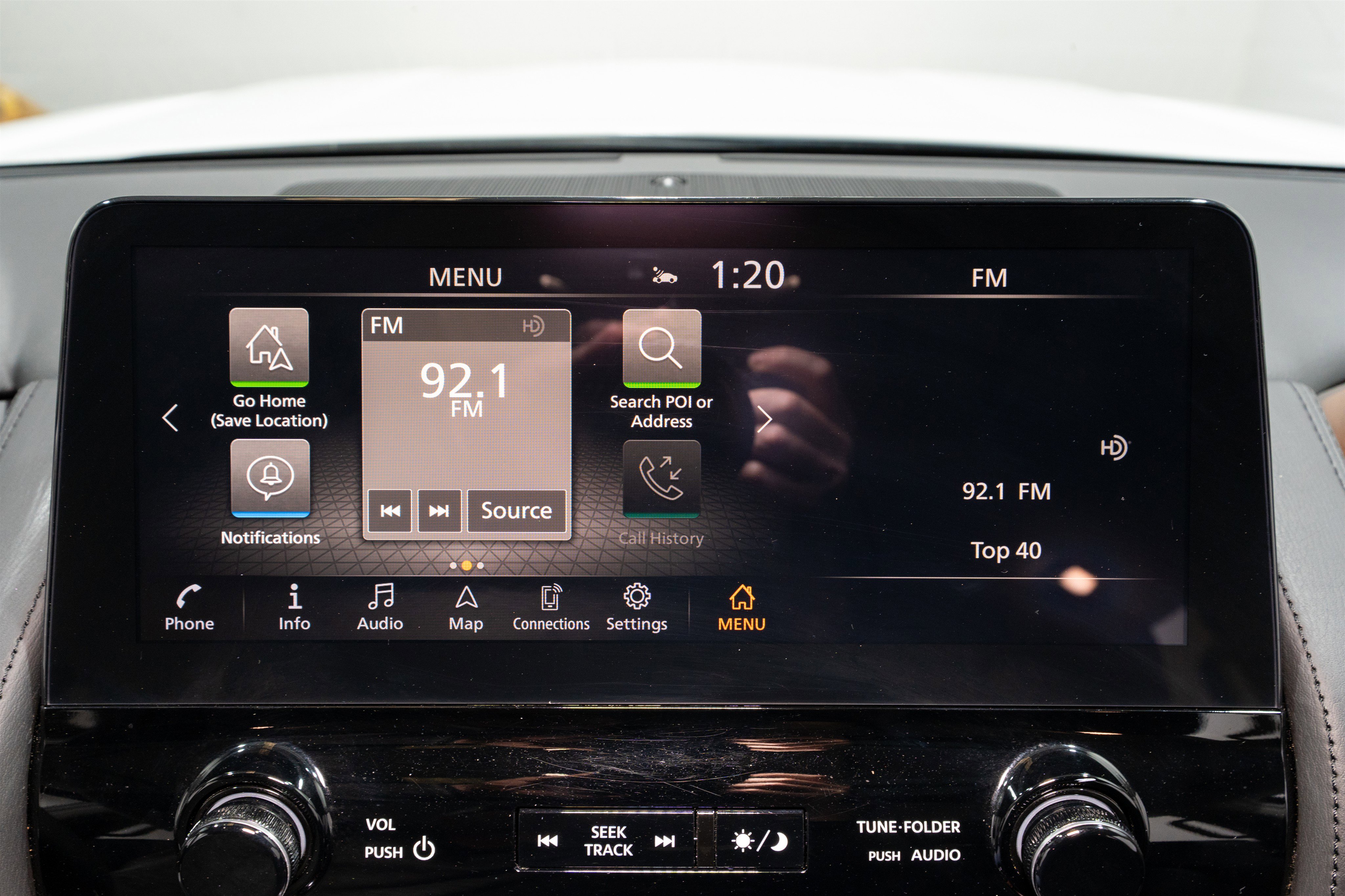 Used 2024 Nissan Armada SL w/ Captain's Chairs Package image 19