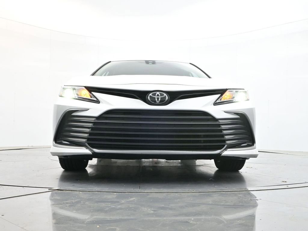 Used 2024 Toyota Camry LE image 28