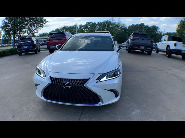 Certified 2025 Lexus ES 300h w/ Premium Package FWD image 3