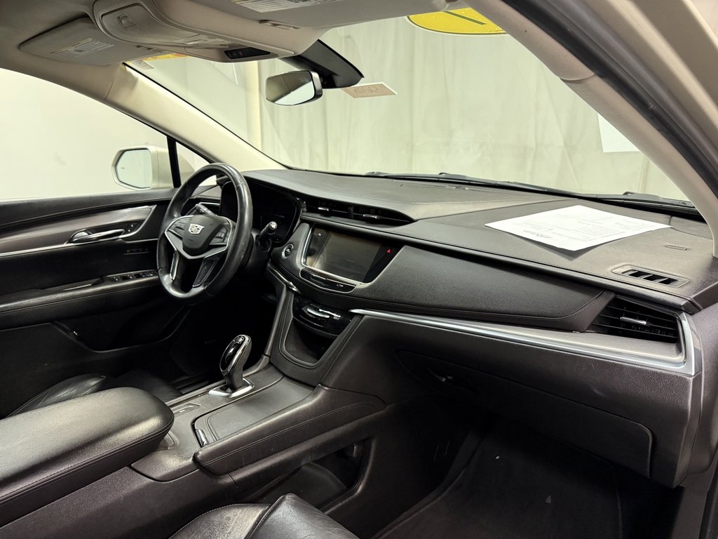 Used 2017 Cadillac XT5 Luxury image 16