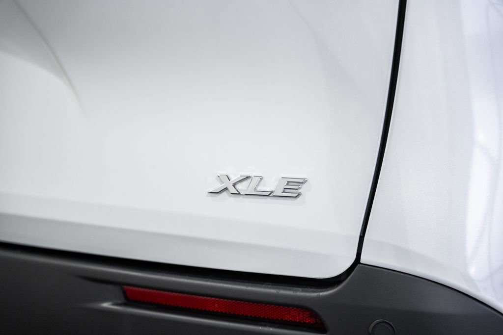 New 2026 Toyota Sienna XLE image 7