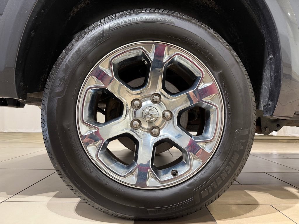 Used 2018 RAM 1500 Laramie w/ Convenience Group AWD/4WD image 9