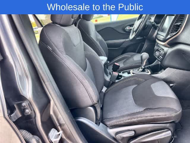 Used 2015 Jeep Cherokee Latitude w/ Comfort/Convenience Group FWD image 12