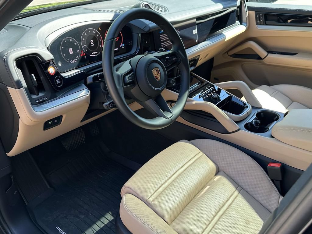 Certified 2026 Porsche Cayenne Coupe AWD/4WD image 11