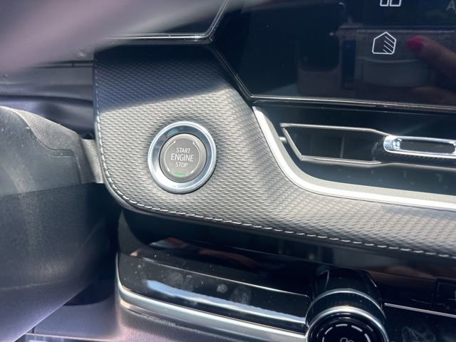 New 2026 Chevrolet Equinox LT w/ Safety and Technology Package AWD/4WD image 13
