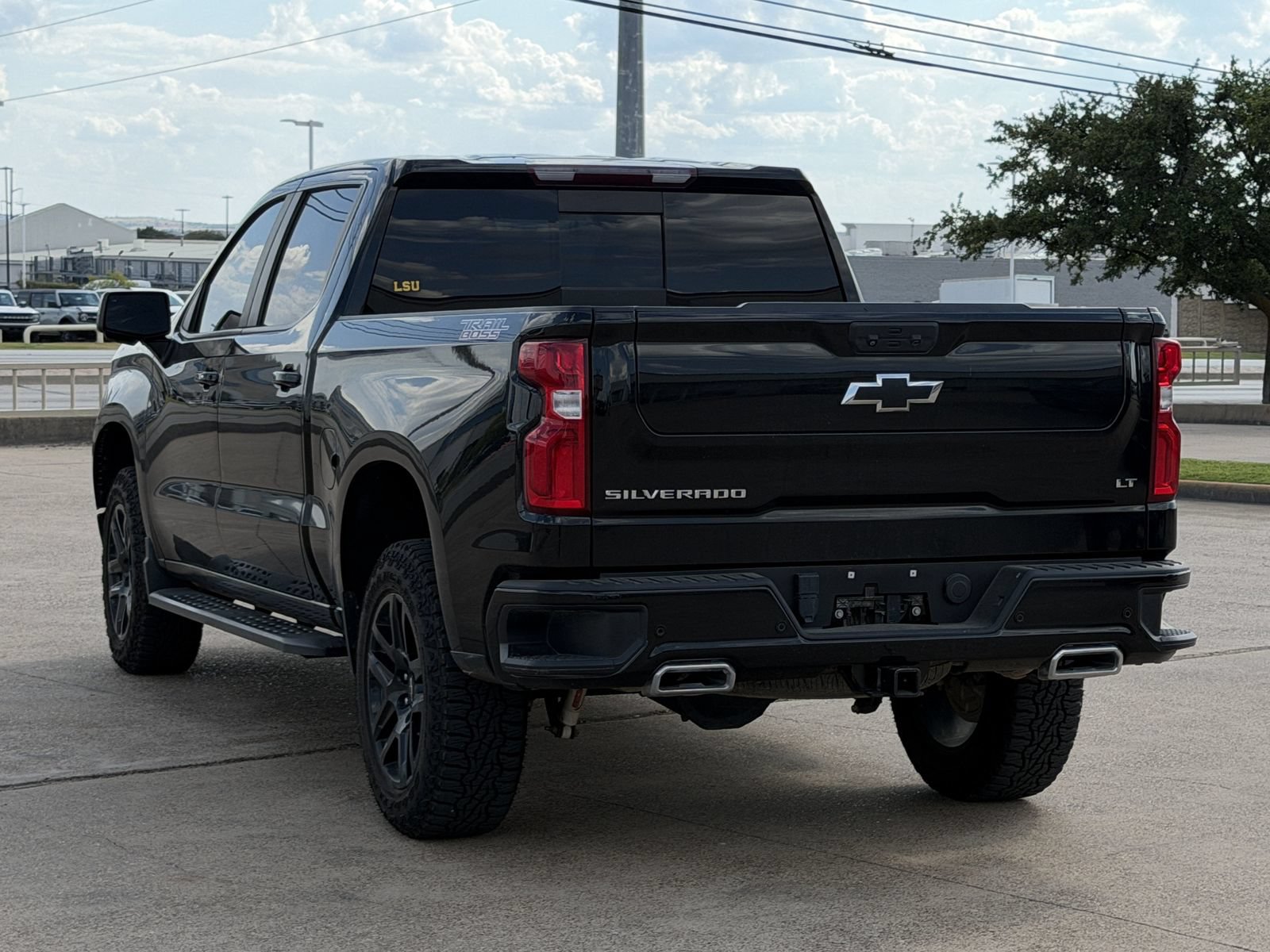 Used 2022 Chevrolet Silverado 1500 LT Trail Boss w/ LT Trail Boss Premium Package AWD/4WD image 6