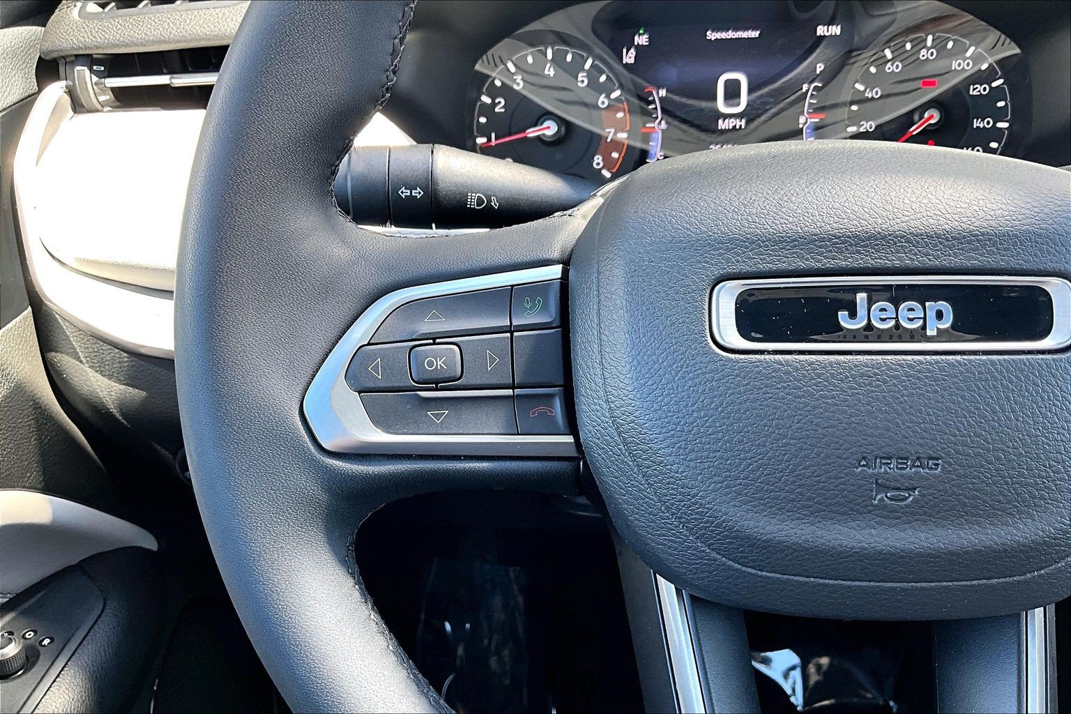Used 2025 Jeep Compass Limited AWD/4WD image 17