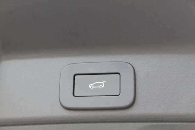 New 2026 Jaguar F-PACE R-Dynamic S image 23