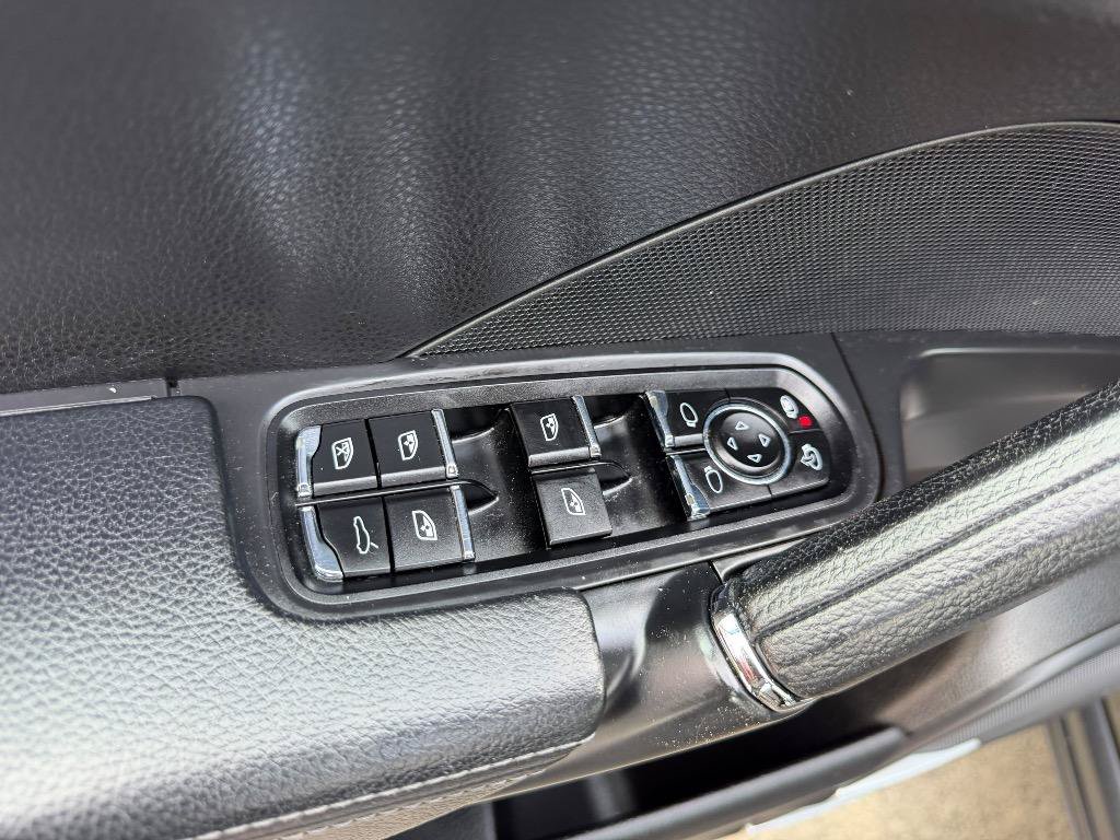 Used 2014 Porsche Cayenne Platinum Edition AWD/4WD image 11
