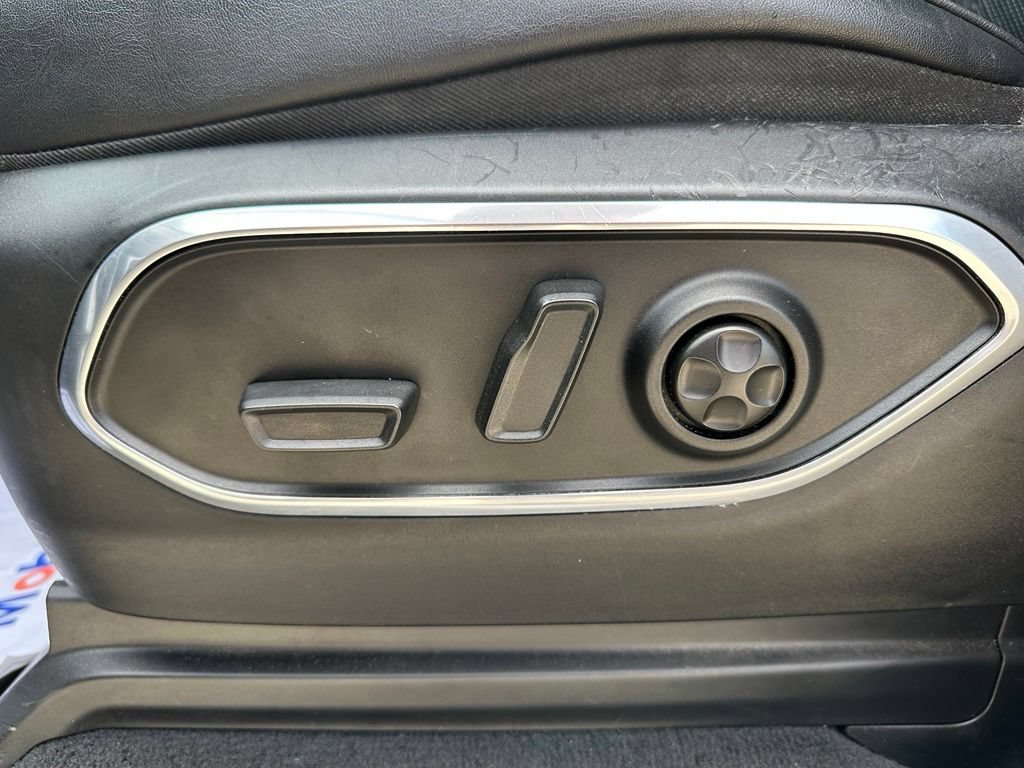 Used 2024 Jeep Wagoneer Series II w/ Flexible Seating Group RWD image 14