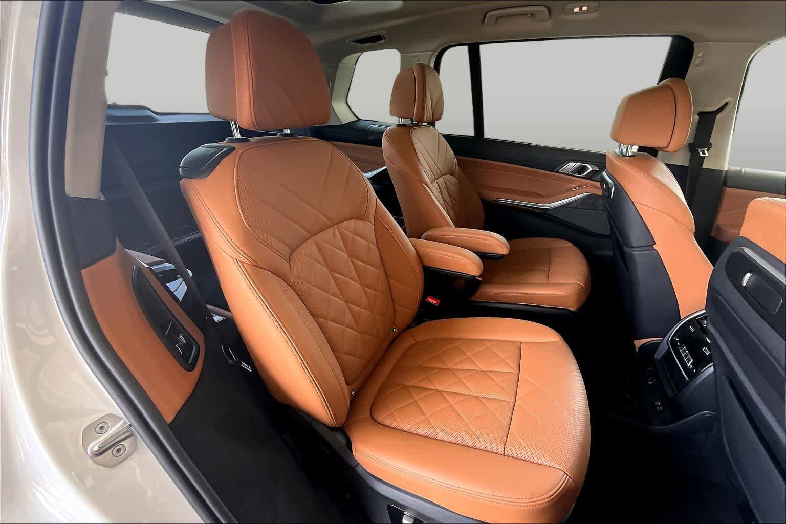 Used 2023 BMW X7 xDrive40i w/ Premium Package AWD/4WD image 20