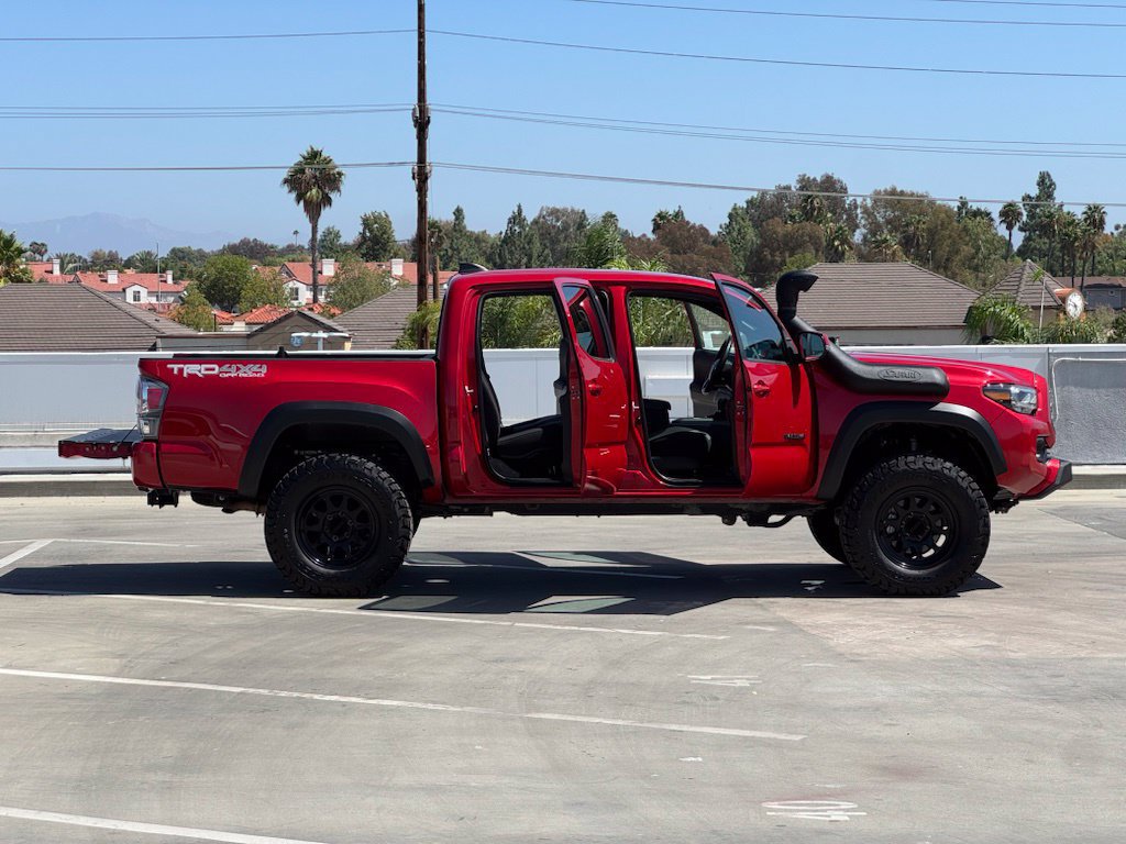 Used 2021 Toyota Tacoma TRD Off-Road w/ Technology Package AWD/4WD image 32