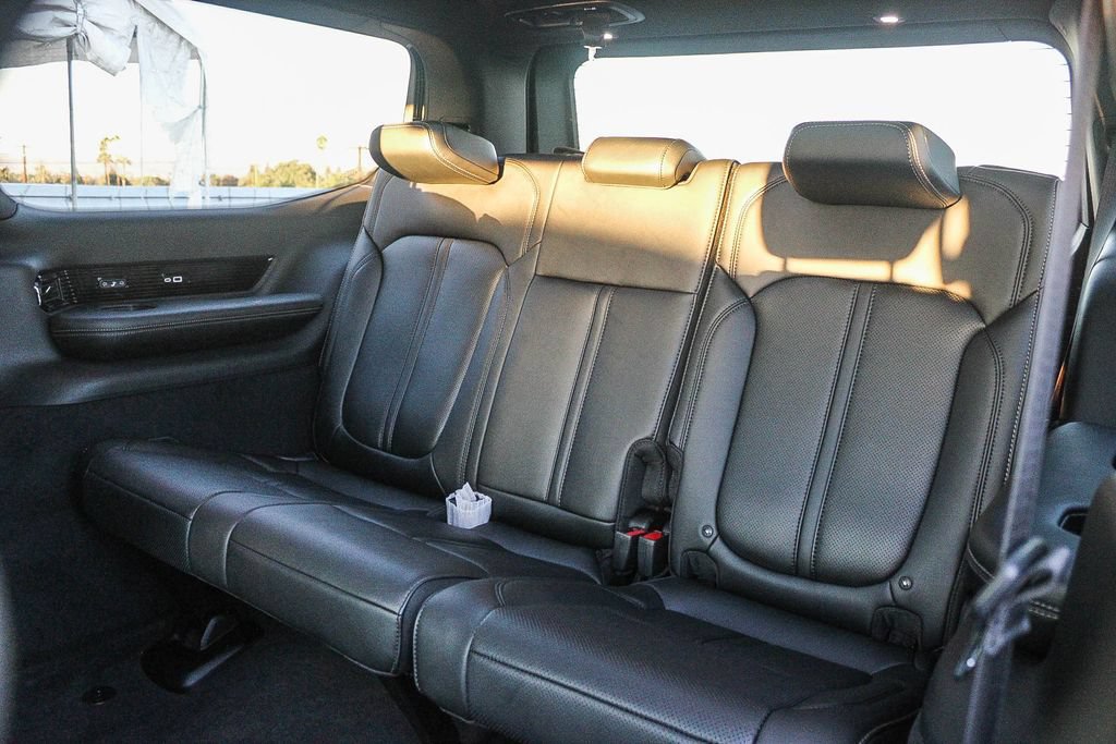 New 2026 Jeep Grand Wagoneer Summit AWD/4WD image 20