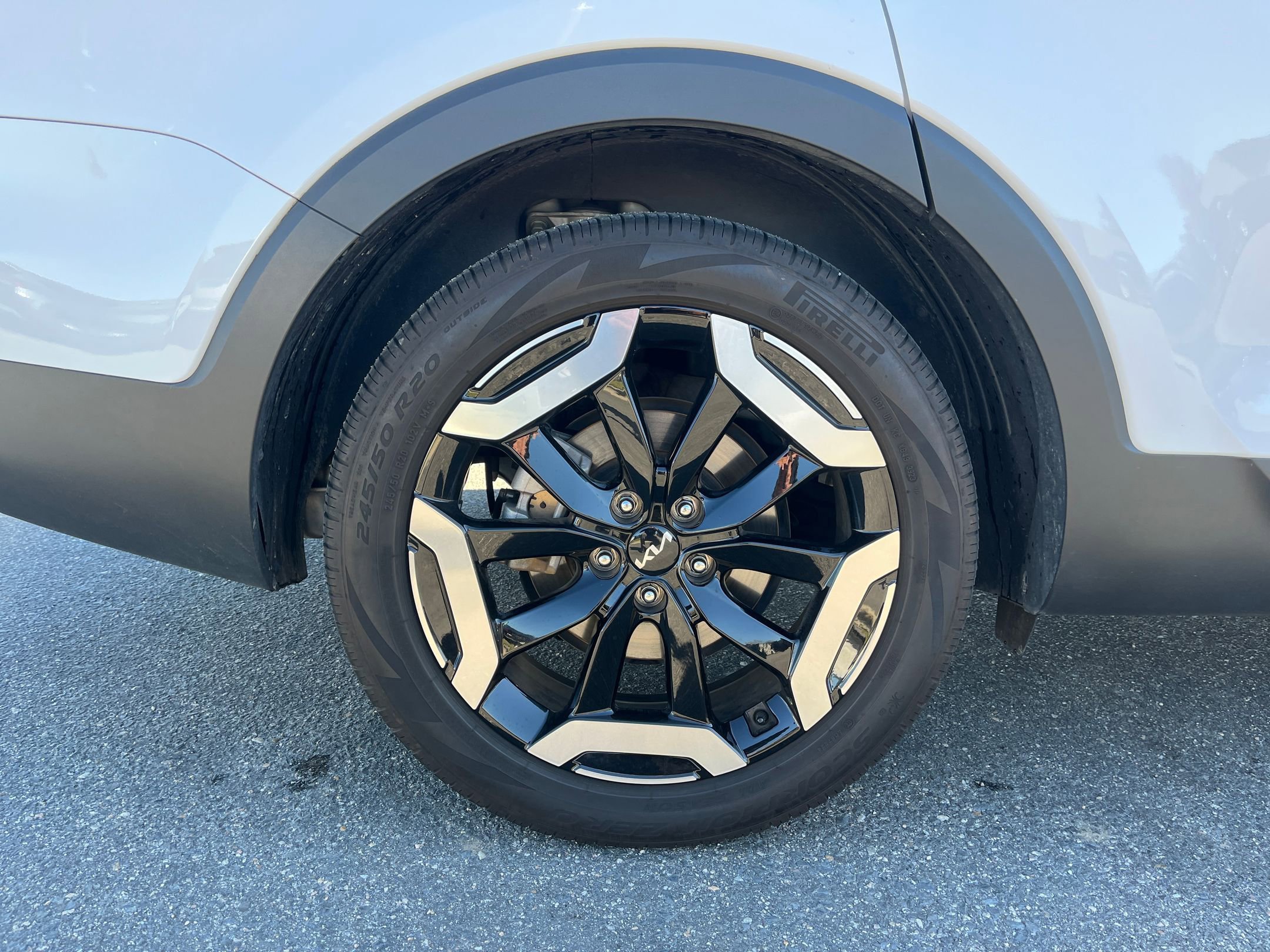 Used 2024 Kia Telluride EX w/ EX Captain's Chair Package image 20