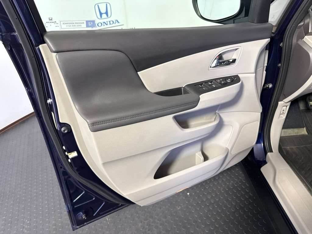 Used 2016 Honda Odyssey EX-L image 12