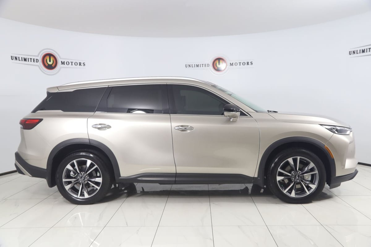 Used 2023 INFINITI QX60 Luxe w/ Cargo Package AWD/4WD image 2