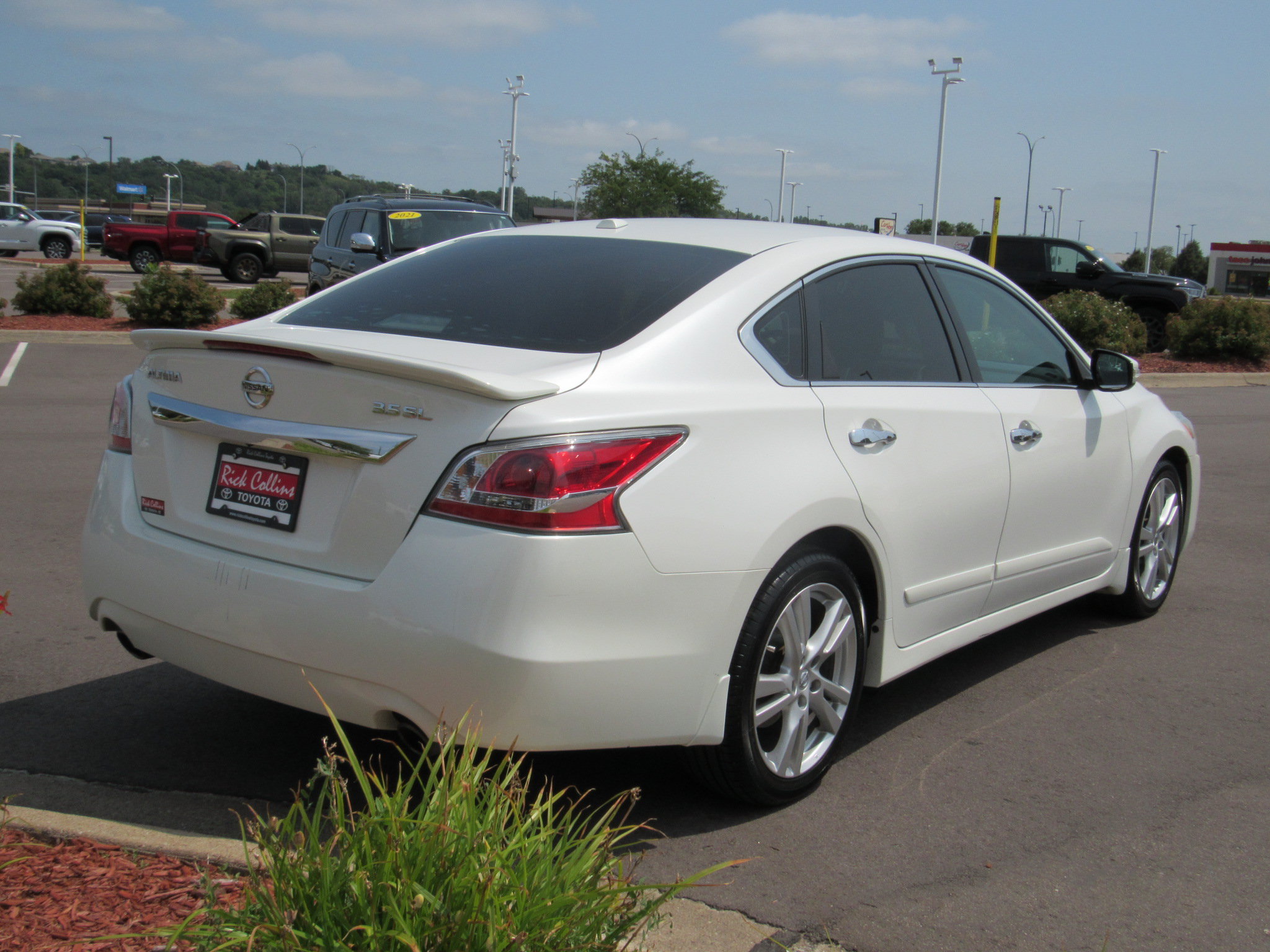 Used 2015 Nissan Altima 3.5 SL FWD image 6