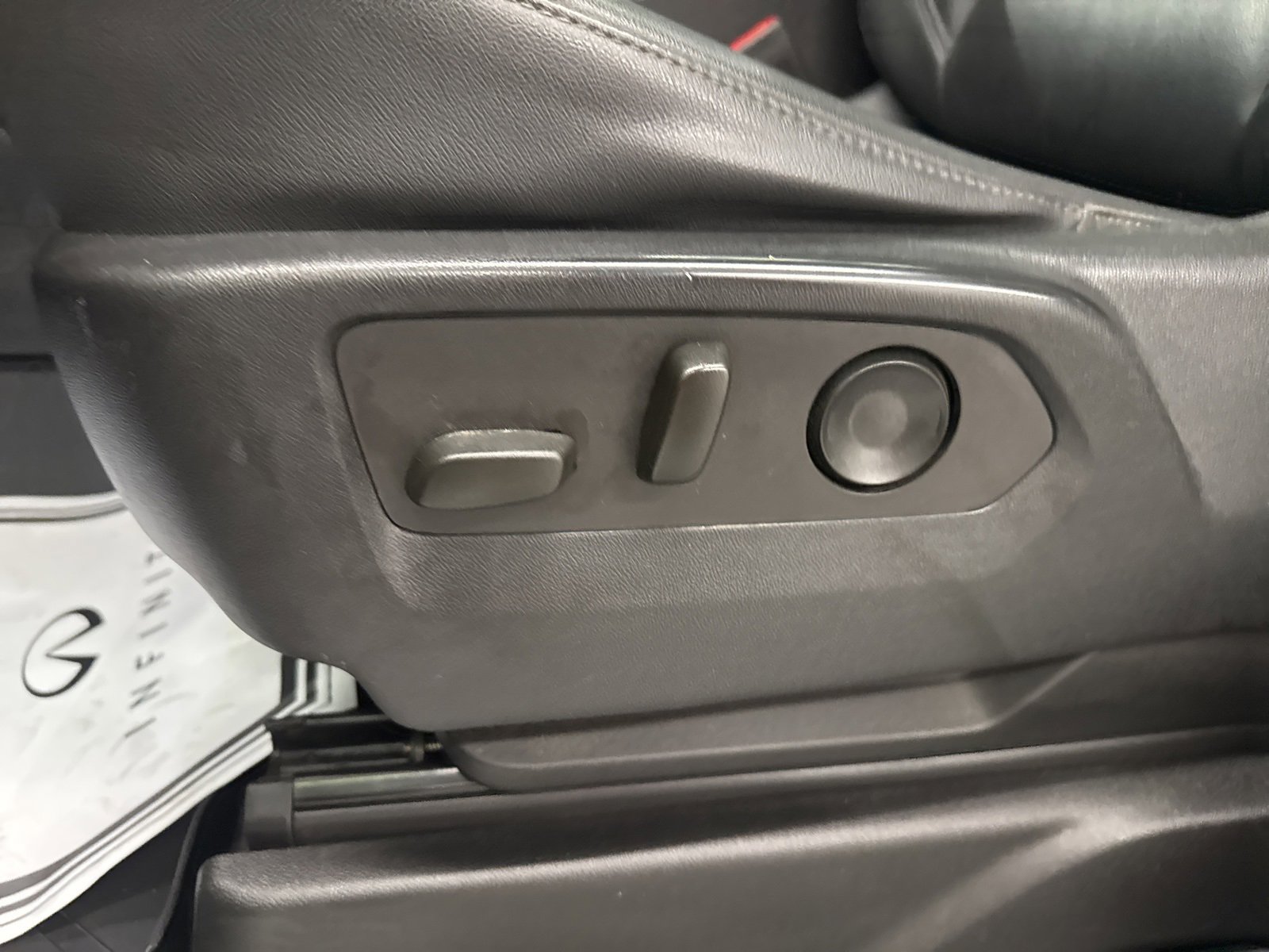 Used 2021 Chevrolet Tahoe Z71 w/ Rear Media and Nav Package image 10