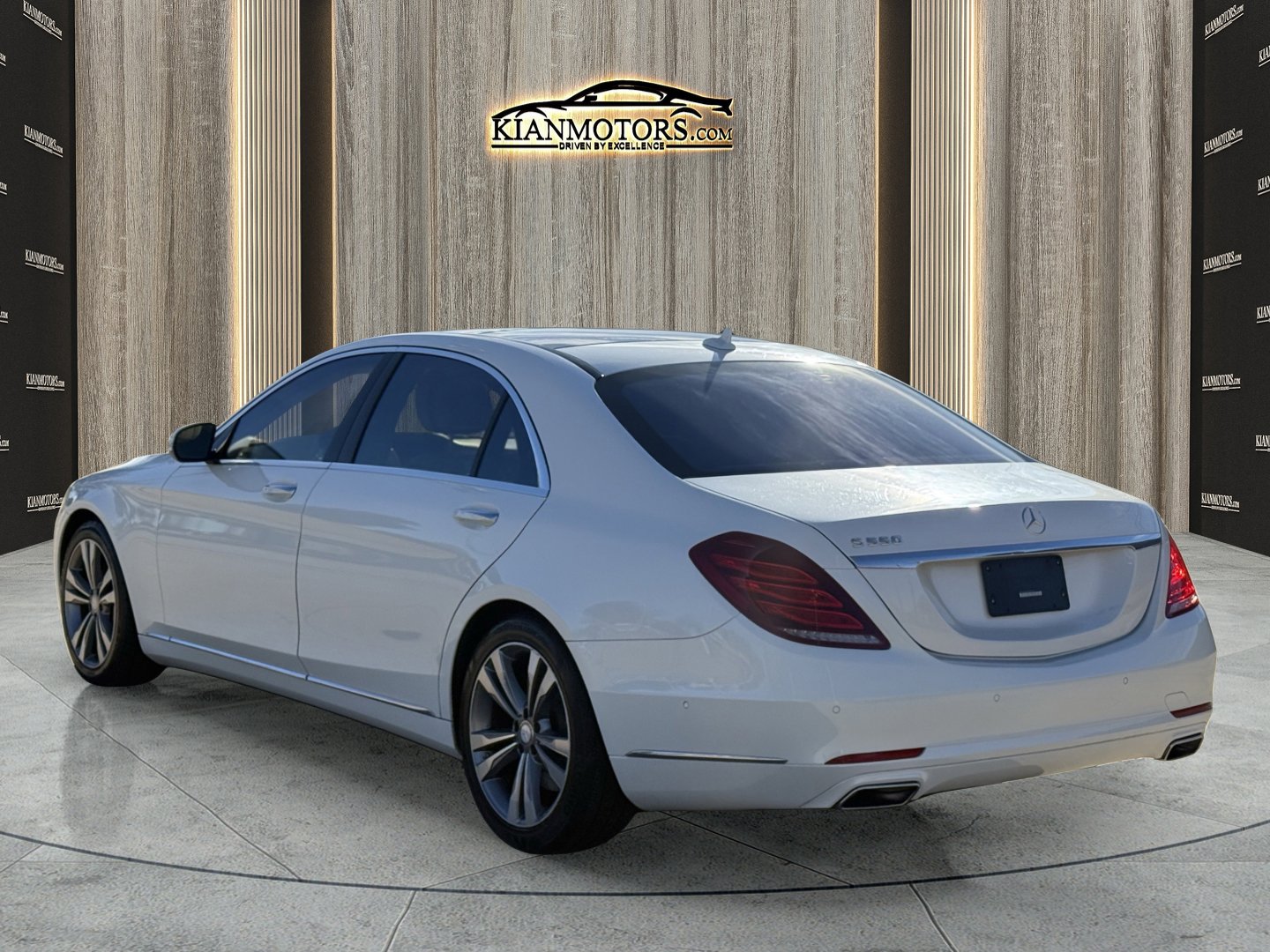 Used 2015 Mercedes-Benz S 550 Sedan w/ Premium 1 Package image 5