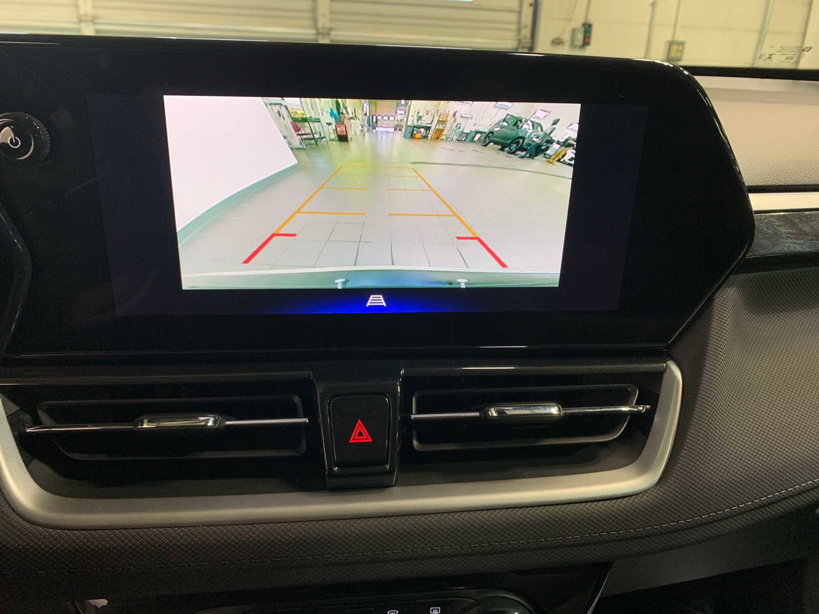 Used 2025 Chevrolet TrailBlazer LT w/ Driver Confidence Package image 5