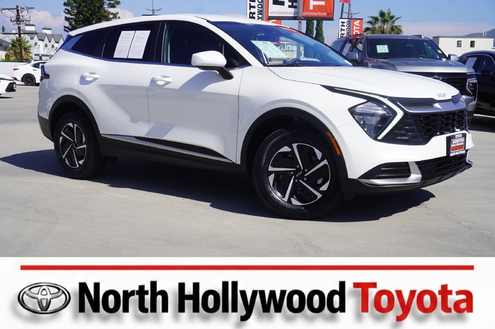 Used 2023 Kia Sportage LX AWD/4WD image 1