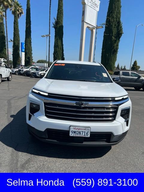 Used 2024 Chevrolet Traverse LT AWD/4WD image 1