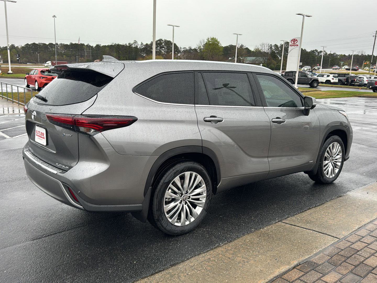 New 2026 Toyota Highlander Platinum image 5