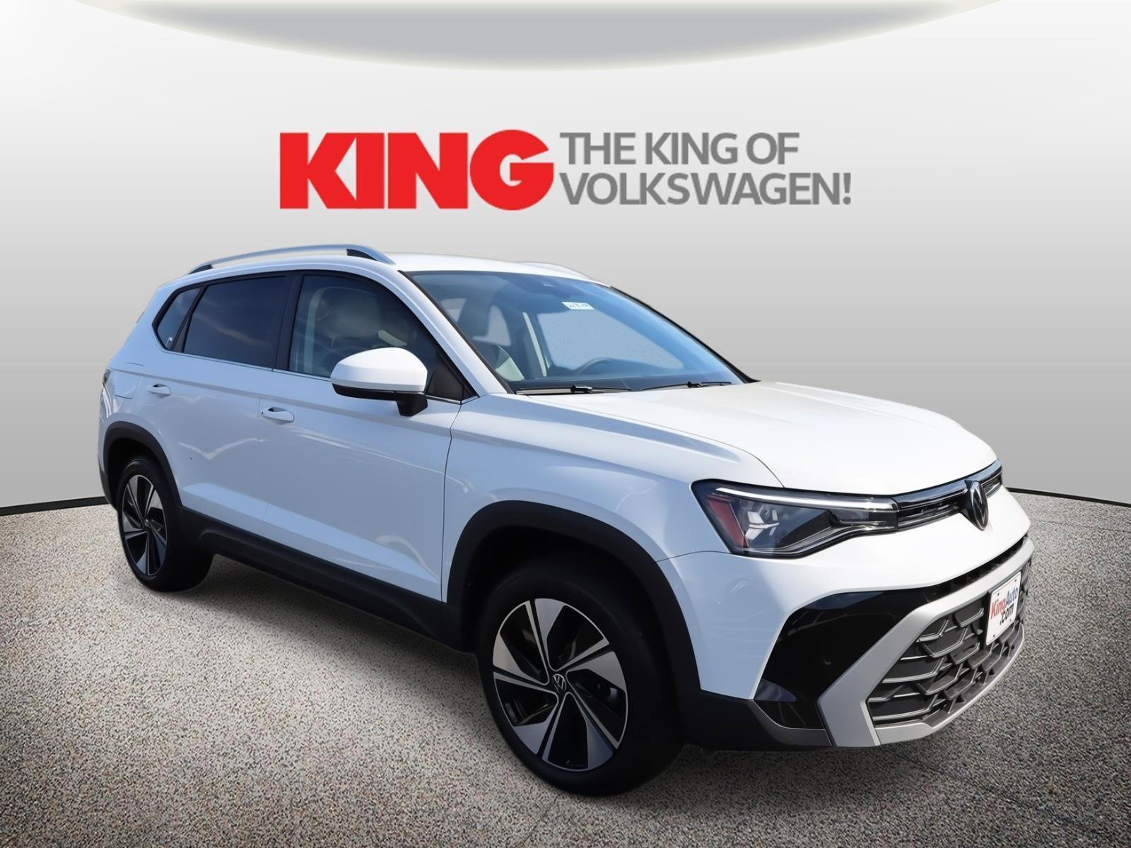 New 2026 Volkswagen Taos SE image 1