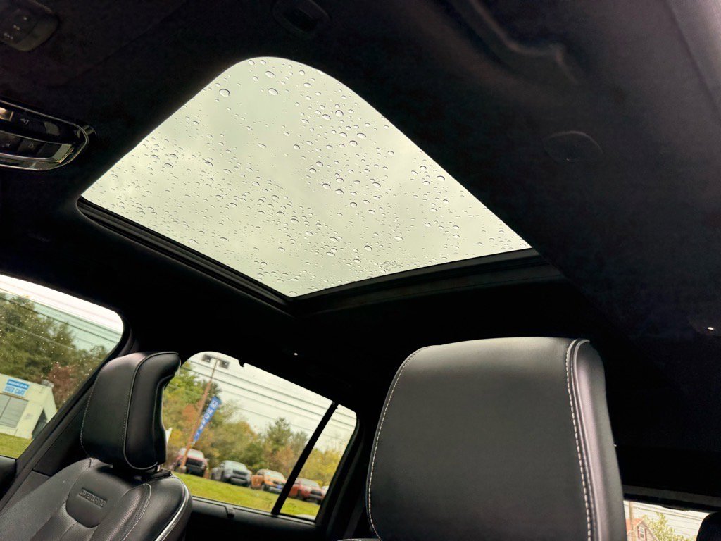 Used 2022 Jeep Grand Cherokee Overland w/ Luxury Tech Group IV image 14