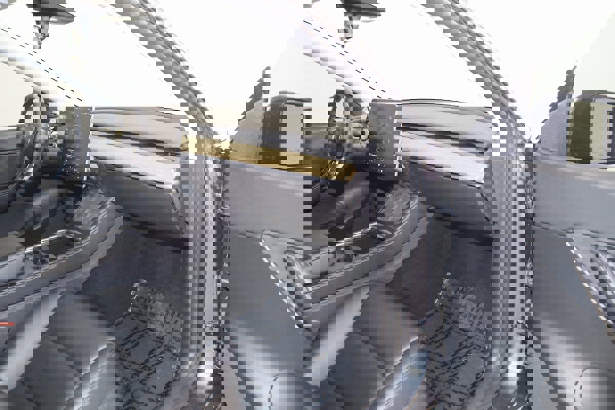 Used 2022 Tesla Model Y Long Range image 42