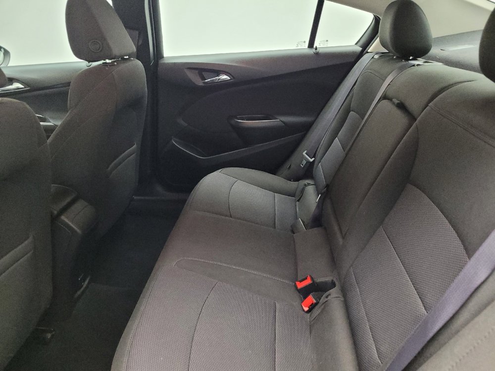 Used 2017 Chevrolet Cruze LT FWD image 18