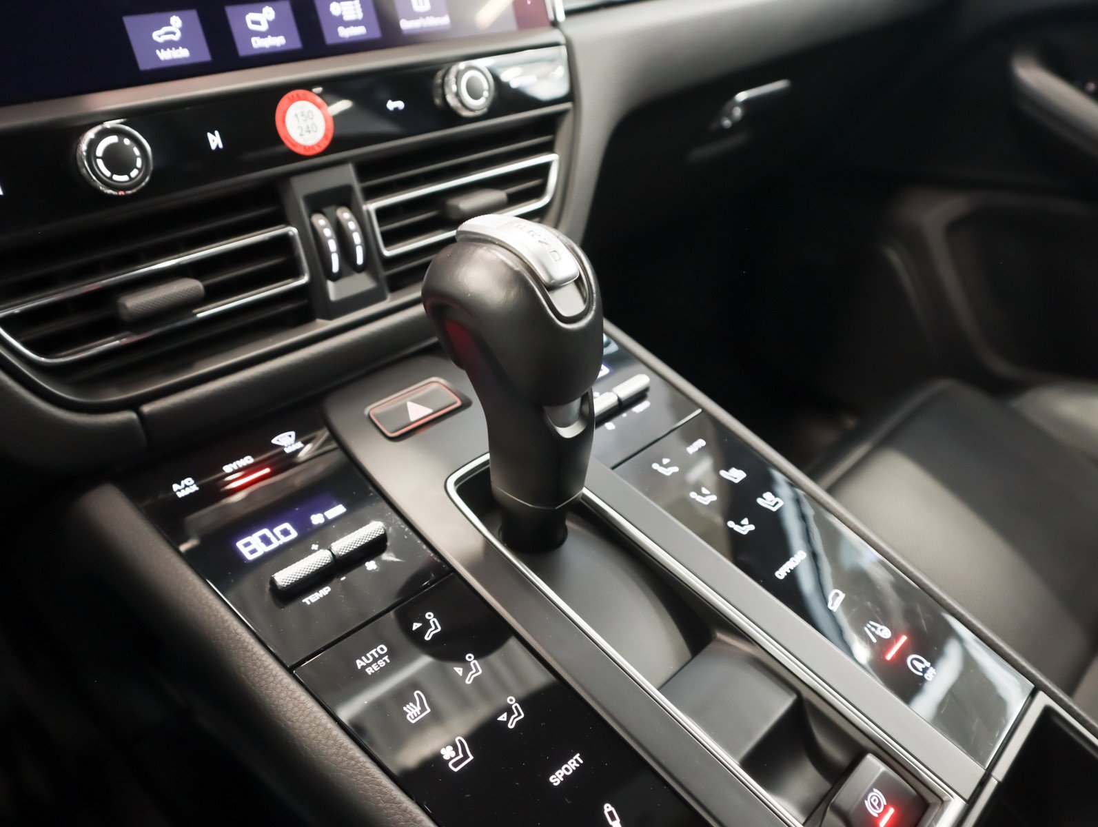 Certified 2023 Porsche Macan S AWD/4WD image 17