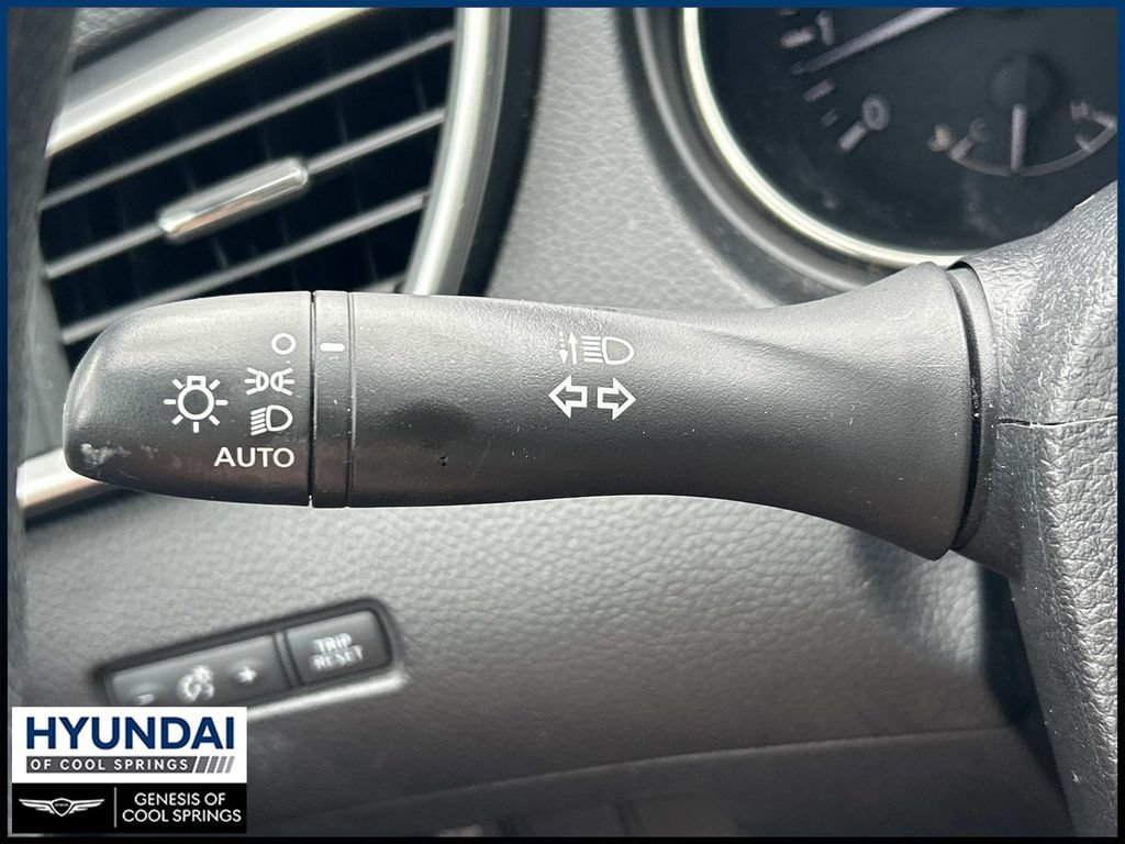 Used 2015 Nissan Rogue SV FWD image 30
