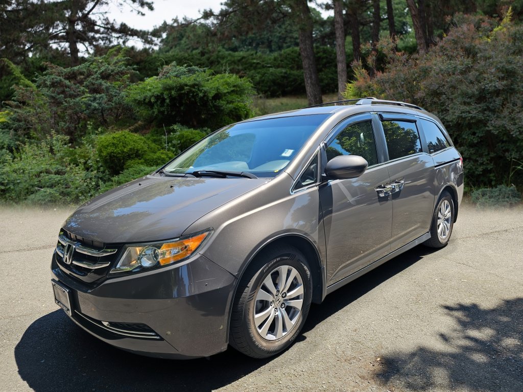 Used 2017 Honda Odyssey SE image 3