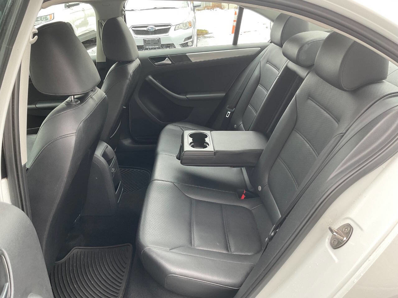 Used 2017 Volkswagen Jetta SE image 19