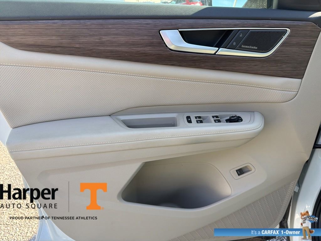 Used 2025 Volkswagen Atlas SEL Premium R-Line image 19