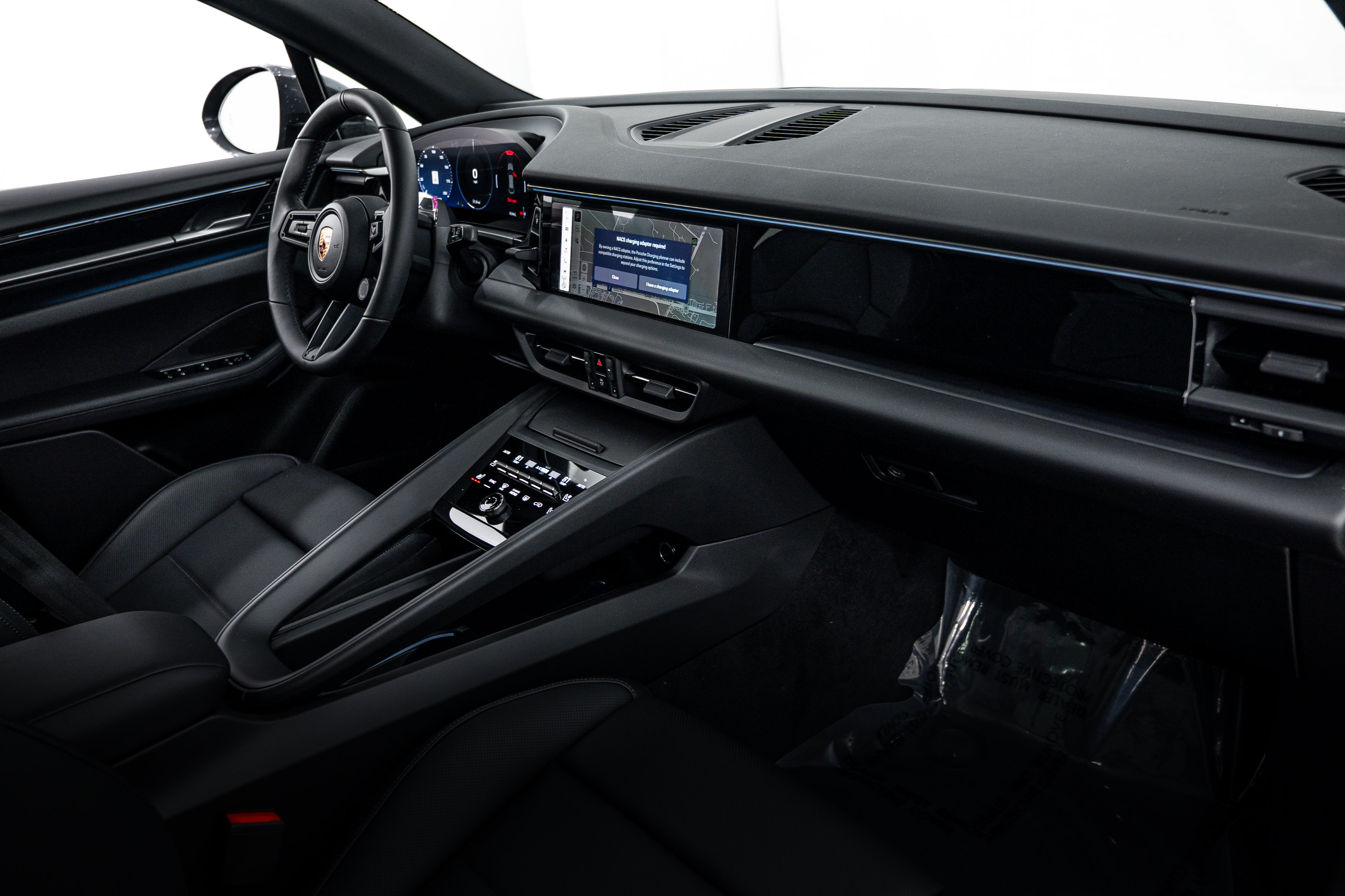 New 2026 Porsche Macan 4 Electric AWD/4WD image 12