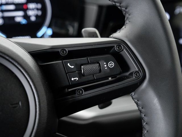 Certified 2025 Porsche Cayenne Coupe image 15