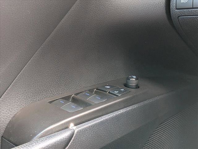 Used 2023 Toyota Camry SE FWD video 3