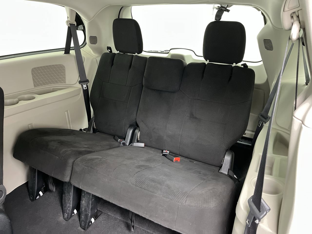 Used 2012 Dodge Grand Caravan SXT image 11